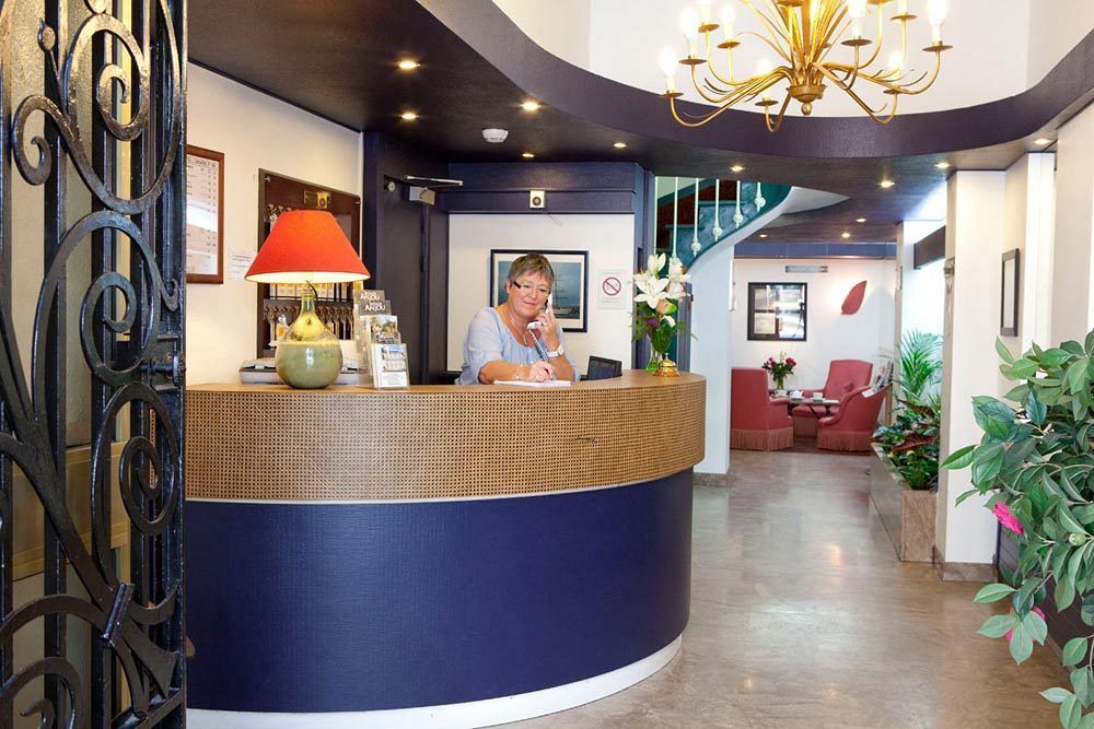 Hotel Suzane Angers Exterior photo