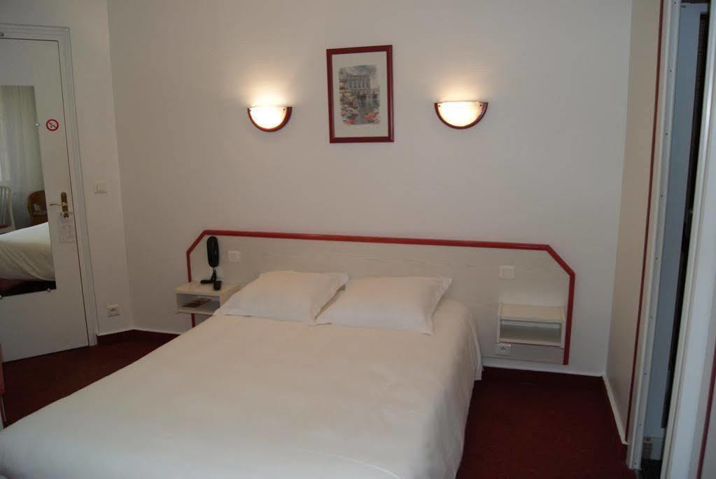 Hotel Suzane Angers Exterior photo
